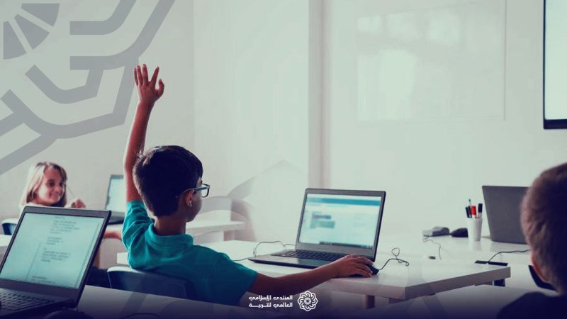 التربية الإعلامية للأطفال.. تأثيرات إيجابية وسلبية ورسائل للآباء